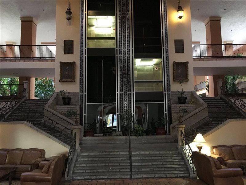 فندق برشلونة سويتس ألباكركي المظهر الخارجي الصورة